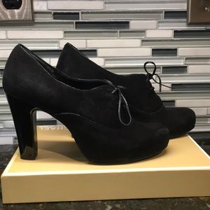 Nine West platform bootie shoe